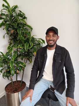 Medarbejderhistorie - Maharis flugt