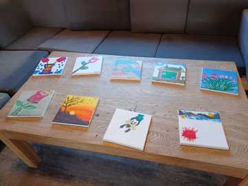 Malerier lavet af voksne i klubben