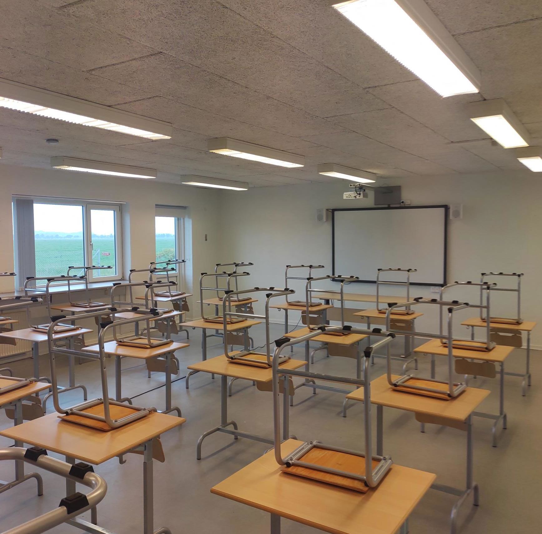 Klasselokale på Voksenskolen i Brøns